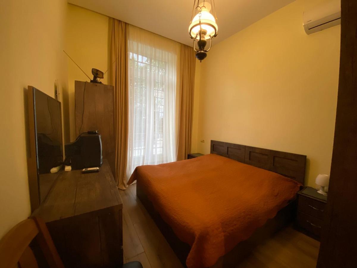 Nice Loft On Uznadze Street Tbilisi Exterior foto